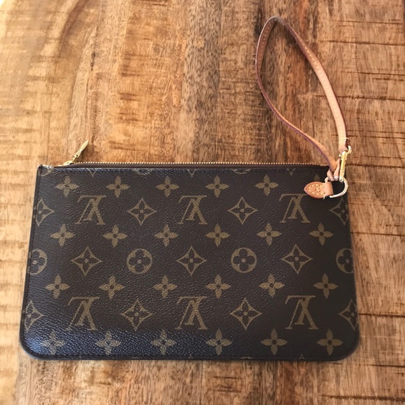 Louis Vuitton Handbags - Louis Vuitton Neverfull Wristlet